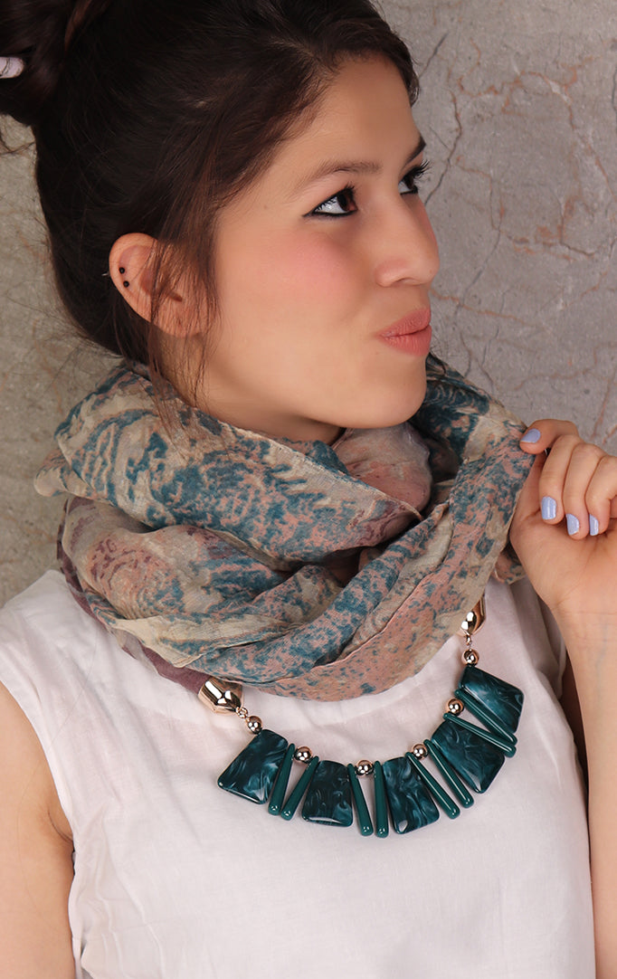 Beige-teal shaded necklace stole